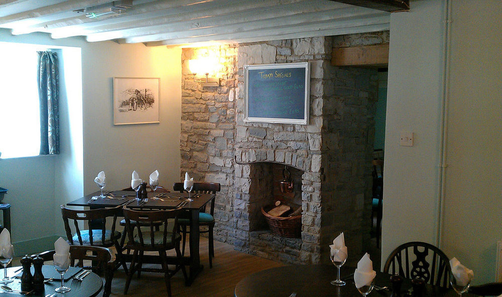 Mildmay Arms Queen Camel Екстер'єр фото